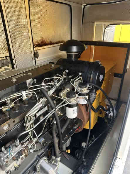 🔹 للبيع مولدة بيركنز  أصلية –🔹
💪 القدرة: 100 

كيفي6سلندر

راس التوليد : لوري سومر فرنسي اصلي ✅

محرك بيركنز اصلي ✅

⏱️ عدد ساعات التشغيل:2520 ساعة فقط !✅

🔇  نسبة الكاتم:100%سوبر  سايلنت

 

المنشأ: صناعة انكليزي  أصلي✅

ضمان تشغيل ✅

وضمان محرك ✅

تنبية ‼️

يتوفر لدينا مولدات 

✅مستعمل .

✅جديد زيرو .

✅تأجير مولدات  كافه الاحجام .

⸻

🔧 خدمات ما بعد البيع:

 • ✅ ضمان تشغيل فعلي عند التسليم

 • ✅ ضمان على المحرك

 • 🔄 خدمة استبدال المولدات القديمة

 • 🧰 مراوس مولدة متوفرة حسب الطلب

 • 👨‍🔧 خدمة صيانة ودعم فني متواصل

⸻

📍 الموقع:

بغداد – الكرادة – شارع 52 – كمب سارة

📞 للتواصل والاستفسار:

[***********] اسيا 

⸻

⚡ معرض الأخوين – ثقة تُشغِّل حياتك ⚡
