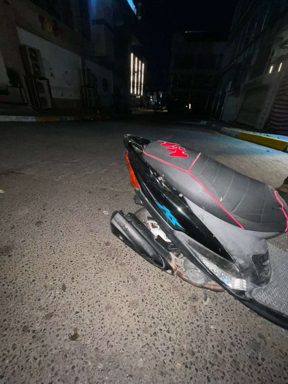 السلام عليكم دراجه ماكس للبيع الدراجه نضيفه مكينه يرادلها كم شغله اما من ناحيه مكينه شغل ودوس شلعه ومعدل قوي تقفل 103 قويه ما شاء الله  الدراجه تمشيك عمر سعرها 400 وبيها مجال للطيبين كربلاء الدره ما متواجد فيس فقط واتساب و رقم ***********
