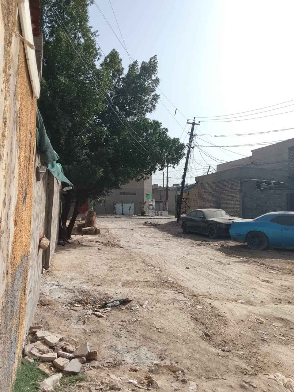 السلام عليكم دارللبيع او مرواس في منطقة العبيدي شارع السينالكو مقابيل شارع يوسف
البيت ابياض وكاشي ونظيف ومرتب ثالث بيت على الشارع 
تبليط وخدمات كامله السكف مال البيت سندويج مساحة الدار ١٠٠متر مربع الاستفسار الاتصال على هذا الرقم *********** او على واتساب
