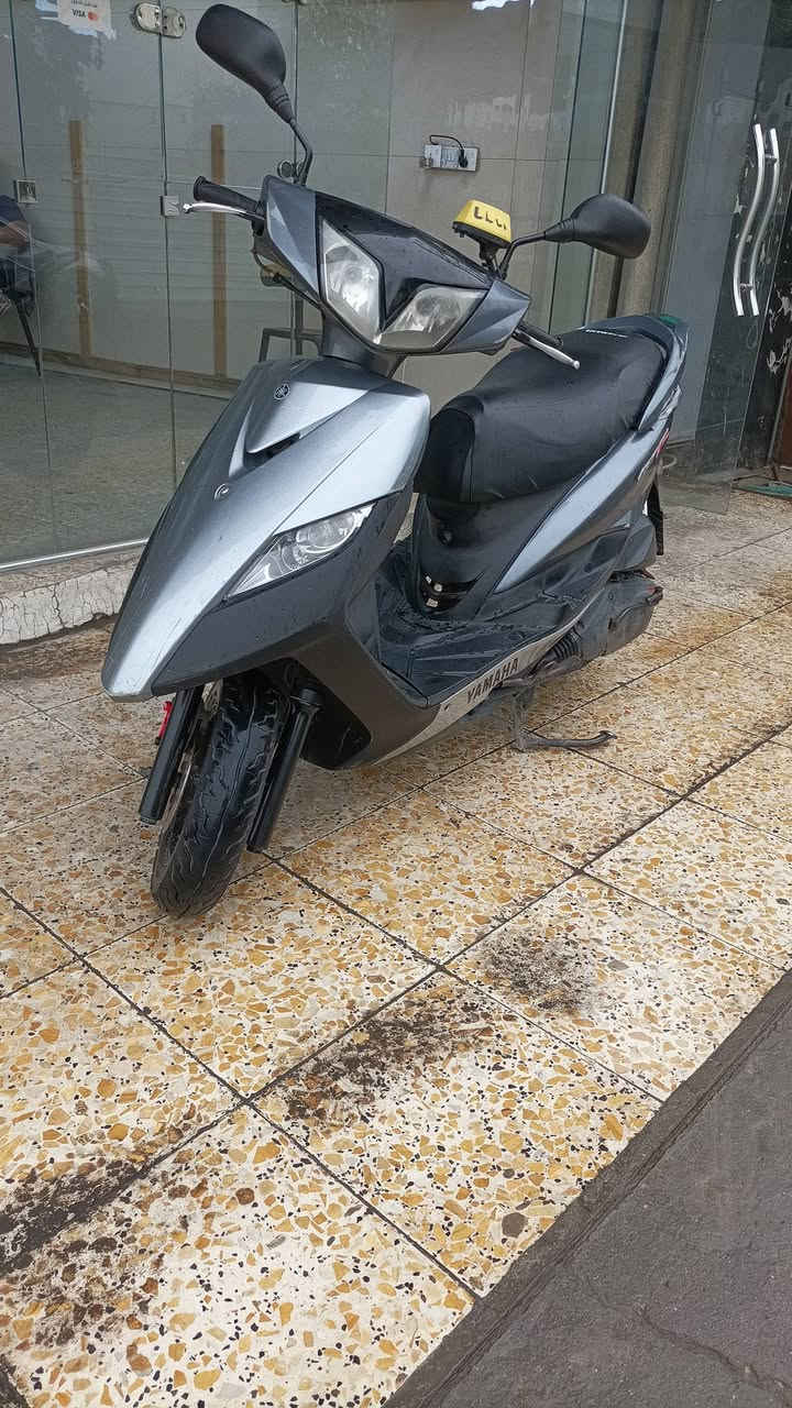 السلام عليكم من رخصت الادمن شباب ثعلب نوزل صار شهرين نازله رمبه كل نقص مابيهه الدراجه الدراجه شلعتهه اتخبل كامله شغل وطلع جيب اوياك ورشه مال فيتريه السعر 850 بيهه مجال بصيط للطيبين ***********
