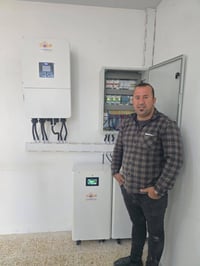 منظومة شمسية • ١٦٩٤٠ واط • بطاريات ليثيوم