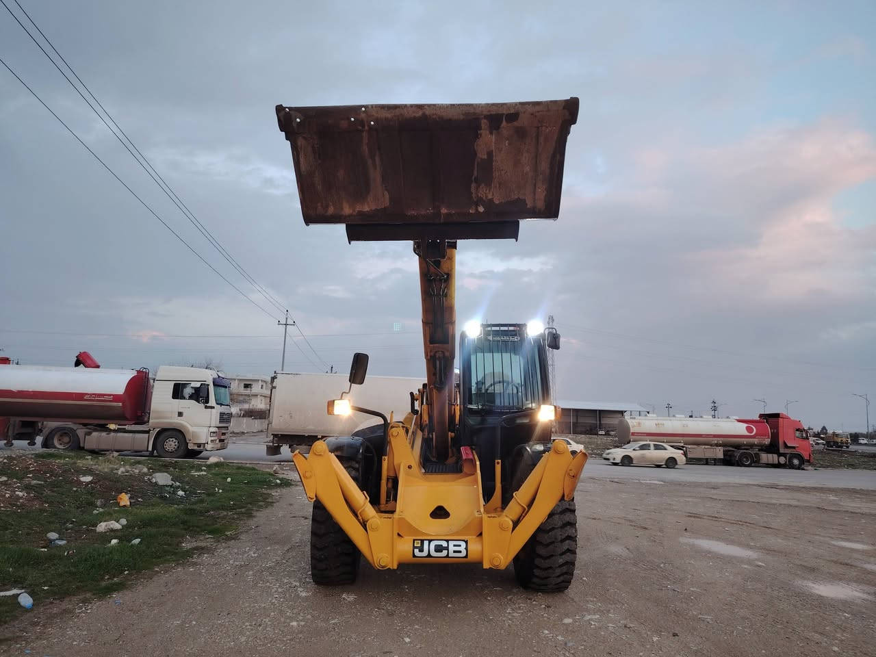 بەناوی خوای گەورەشۆفڵ سڵاید 2004
تایەو ویلی 25
مەکینەو گێڕی زۆر پاکە
ماڵێکی پاکو جائیزە
لە سلێمانییە ژت***********
ژت***********
