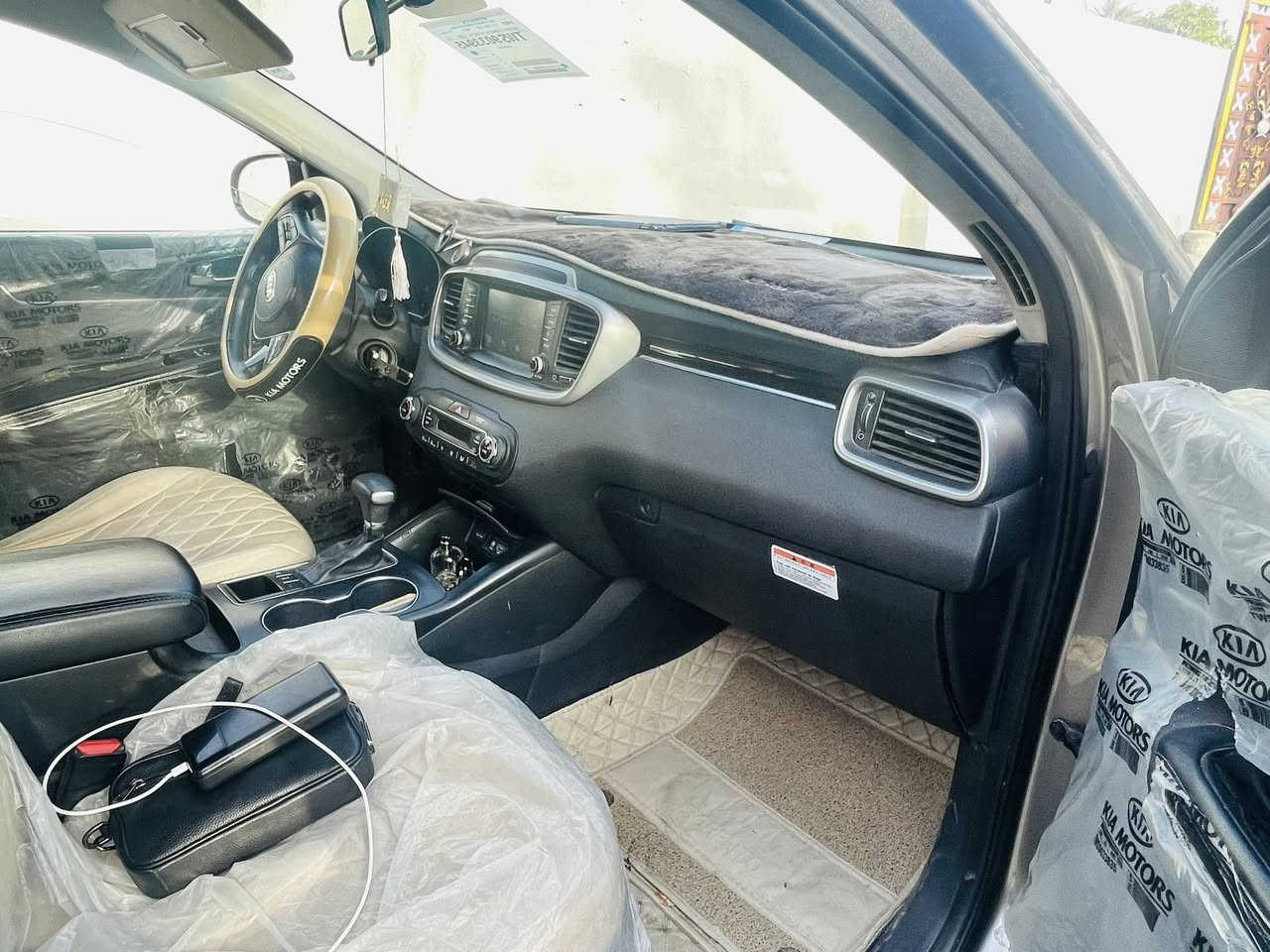 سورنتو 2019وارد امريكي تبديل جاملغ امامي نفس الون
وبارد بلبنيد

محرك 6سلندر  7راكب 

سياره جاهزه وبدون اي نقص 

رقم سليمانيه بسمي 

السعر 190
                 سياره موجوده بالصويره 
***********
