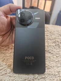 بوكو F7 برو • ٥١٢ • سناب دراكون ٨ جين ٣