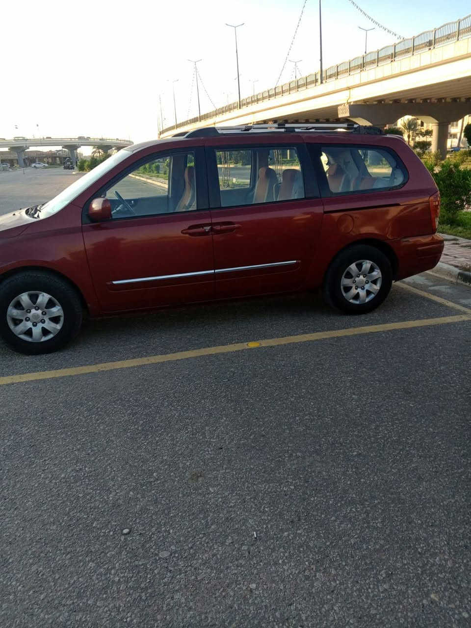 هونداي الانتر موديل 2007 رقم بغداد نكليزي بسمنه مكفوله من ضربه وصبغ كير مكينه حداديه تبريد كله شغال وخير من الله ٧ راكب السياره كلها ليبل واحد ونضيفه ونضافته كدامكم بلصور رايدها ١١٠ وبيهه مجال بسيط للشراي مكاني كربلاء اليريده يتصل ويدلل بخدمته ***********
