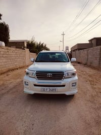 يالله السلام عليكم لاندكروز 2012 بريم اصل باب اول فول 1/1   V6 رقم بغد...