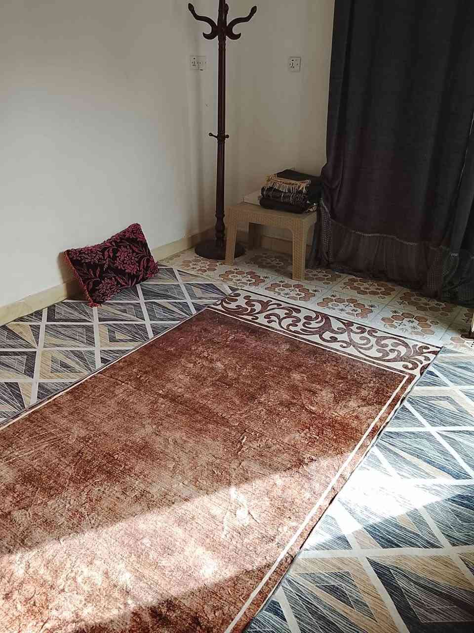 دار،للبيع مع الاثاث طابقين
 (الطابق الثاني،بعده ماكامل)
 المساحه100متر
يتكون من غرفة وصالة واستقبال ومطبخ وصحيات داخيه وخارجيه
عرض الشارع8متر
خدمات جميعها متوفره
★العنوان كربلاء ثالث بيت عن الحولي ابومهدي المهندس جدا قريب ومرتب
عقد الدار117 مفوض بلطابو ومرقم برقم اصولي على حسب الاصول
الاثاث:
ثلاجة دبل جديده 
كاونتر مترتين ونص- غساله-طباخ-سبالت عدد2ابو طنين-سخان-ماطور-تانكي مي مغاسل كلشي كامل من الاخير،بس جيب ملابس واكعد
يبعد عن الامام الحسين3كم
السعر مع الاثاث55
راسلنا واتساب سيتم تحويلك لراعي الدار،مباشرتا ••لانستقبل اتصالات فقط واتساب وسيتم تحويل على صاحب العقار مباشر
 الواتساب : ‎0774 792 9882
