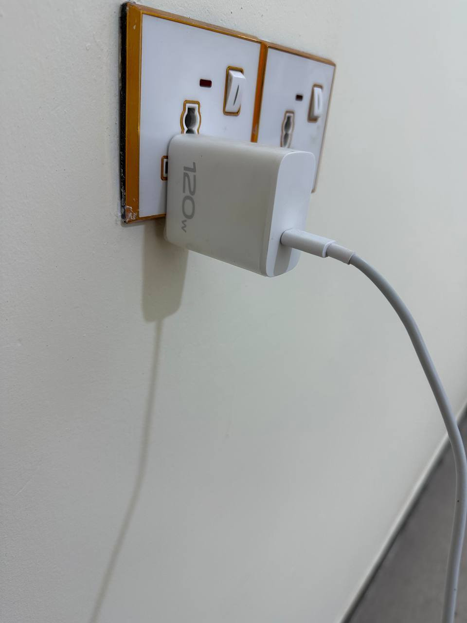 512 16+16 iqoo13 
معالج سنابدراكون 8 ايليت ببجي 120 فريم 

شحن 120 واط بربع ساعه يفول وبطاريه 6100 يومين تطول 

شاشه 2 كي 144هرتز وهواي مواصفات بي لون مميز بي ام ويا 5 كفرات اصليه ولزكات جام ثنين وحمايه كامرات يعني ماتصرف علي شي فقط الباكيت ضايع سعره 700 الف قفل مكاني شطره وعندي توصيل كل العراق


**إذا كنت صاحب هذا الإعلان وتريد حذفه لأي سبب، رجاءا أرسل رسالة إلى الدعم الفني**