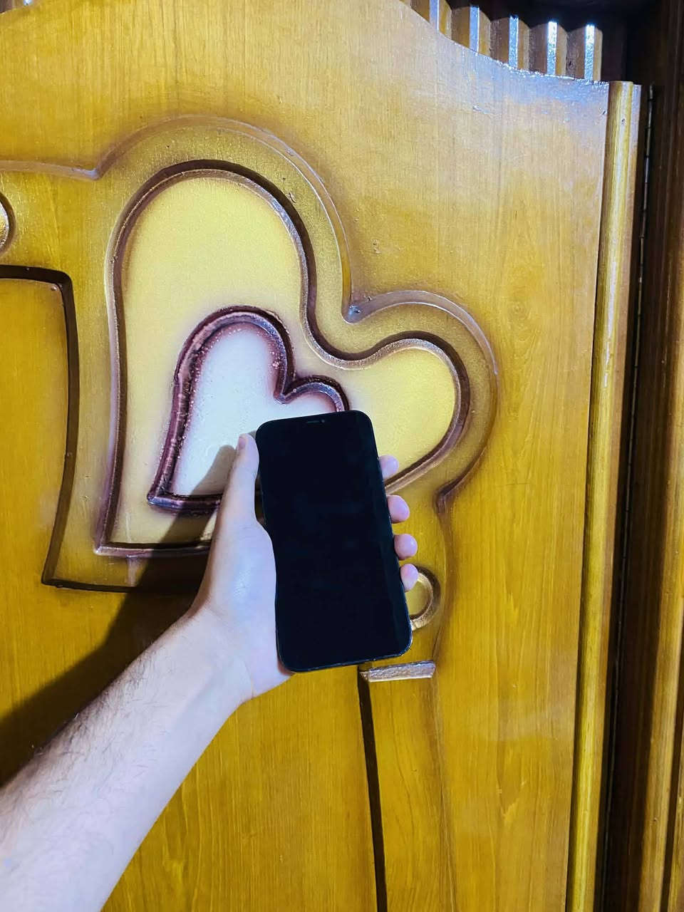 ايفون 12 برو ماكس بدل شاشه اصليه باقي كفاله ذاكره 512 عربي شرق اوسط ثلاثه ايات بطاريه 76 سعر 325 شراي تصل***********
