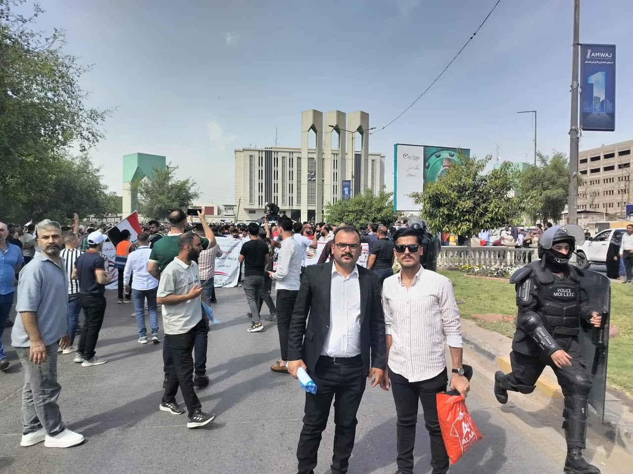 هام جدا لكل خريجي محافظة الديوانية اخوتي الكرام ارجوا التدقيق جدا في هذا المنشور.
تعليمات جدا مهمه نرجوا من الاخوه،والاخوات خريجي محافظة الديوانية ممن يرغبون في المشاركة في استحصال حقوقهم والحريصين فعلا على ضمان مستقبلهم نرجوا قراءة الفقرات ادناه .

⚠️ ملاحظات مهمة جداً:

الأجرة تُدفع مقدماً لضمان الحجز./ ذهاب واياب

العدد محدود ويتم تحديده حسب عدد المقاعد.

التنظيم دقيق، لذلك لا تجيني تكول “ناوي”، لأن النفرات راح تكون مكتملة.

📌 تنويه مهم جداً:

بالنسبة للأشخاص اللي راح يروحون بسياراتهم الخاصة، راح يكون هناك تسجيل أسماء لضمان التنظيم.

الأشخاص الجدد اللي ما مسجلين بالاستمارة الإلكترونية، راح يتم تسجيلهم في بغداد وقت المظاهرة حصراً.

━━━━━━━━━━━━━━━━━━━

📍مركز المحافظة ..++ قضاء السنية

حسين الزيادي ***********

حسين الفراتي ***********

━━━━━━━━━━━━━━━━━━━

📍 قضاء عفك  ..الاستاذ سلام الغرابي 

***********

━━━━━━━━━━━━━━━━━━ف ━ قضاء..ال بدير ... الاستاذ امير ستار

0780 808 8087

_______

📍 قضاء نفر الاستاذ زيد العوادي 

***********

━━━━━━━━━━━━━━━━━━━

📍 قضاء سومر / ال فاضليه الاستاذ مراد رحمن الثخيناوي 

         ***********

  

━━━━━━━━━━━━━━━━━━━

📍 قضاء الدغاره... الاستاذ محمد فرحان 

       ***********

━━━━━

قضاء المهناويه.. الاستاذ مكصد 

***********

━━━━━━━━━━━━━━━━━━━

📍قضاء الشاميه ... الاستاذ سلام العبيدي 

   ***********

━━━━━━━━━━━━━━━━━

قضاء الشافعية.. الاستاذ مصطفى حمود 

***********

━━━━━━━━━━━━━━━━━━━

📍 قضاء الحمزة.. الاستاذ مصطفى منصور 

        ***********

━━━━━━━━━━━━━━━━━━━

#قضاء ...  غماس الاستاذ ادريس 

    ***********

#قضاء السدير .. الاستاذ زين العابدين 

   ***********

📢 تنويه أخير: التنظيم هذا لخدمتكم، والالتزام هو أساس نجاحنا.

اللي يريد يشارك، يتواصل مباشرة ويثبت اسمه 

✊ حضوركم هو قوتكم... والتنظيم هو طريقنا للوصول.

ملاحظة مهمه جدا.

يوم الاحد القادم 6/7 يغلق التسجيل على حجز المقاعد.

لايهمنا العدد بقدر مايهمنا نوعية الخريج الشجاع القوي المطالب بحقوقه مع اخوته من الخريجين ع مستوى محافظات العراق كافه 

خروجك في يوم المظاهرة السلمية في بغداد يوم الثلاثاء  6/9 على مسؤوليتك الخاصه والتنسيقية مسؤوله فقط عن توفير السيارات وتنظيمك في ساحةالتظاهر التي ستكون  تجمعها العلاوي  قرب جامع بيت بنيه في بغداد الساعه 8 صباحا 
⭕⭕علما ان تسجيل خريجين المهناويه والصلاحيه يكون في استوديو المصطفى مقابيل دائرة الكهرباء في المهناويه مع اجور النقل ١٠ الف دينار 

#ممثل خريجين الديوانية 

#حسين_الزيادي

حسين الفراتي 

        #تنسيقية_وممثلية_خريجين_الديوانية

ممثل المهناويه والصلاحيه 

#اخوكم_مكصد_الكردي
