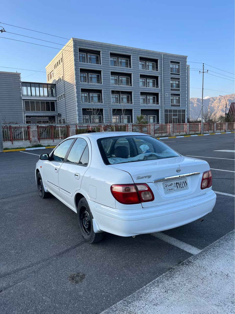 ***********
***********
نیسان سەنی. مۆدیل ٢٠٠٢. ئارم پلاستیک هەولێر بە شەرتی ئەولیات و مەفرەزە. رەقەم ئەسڵی. گێر مەکینەو توندو تۆڵی بە شەرت نمونیە. لە جوانی دوو پارجەی سبوخە. بئ ناو بئ ئرباگ  لەسەر ساخی پەمبە 
سعری ٦٠ گەلاو ماملە السليمانية, العراق
