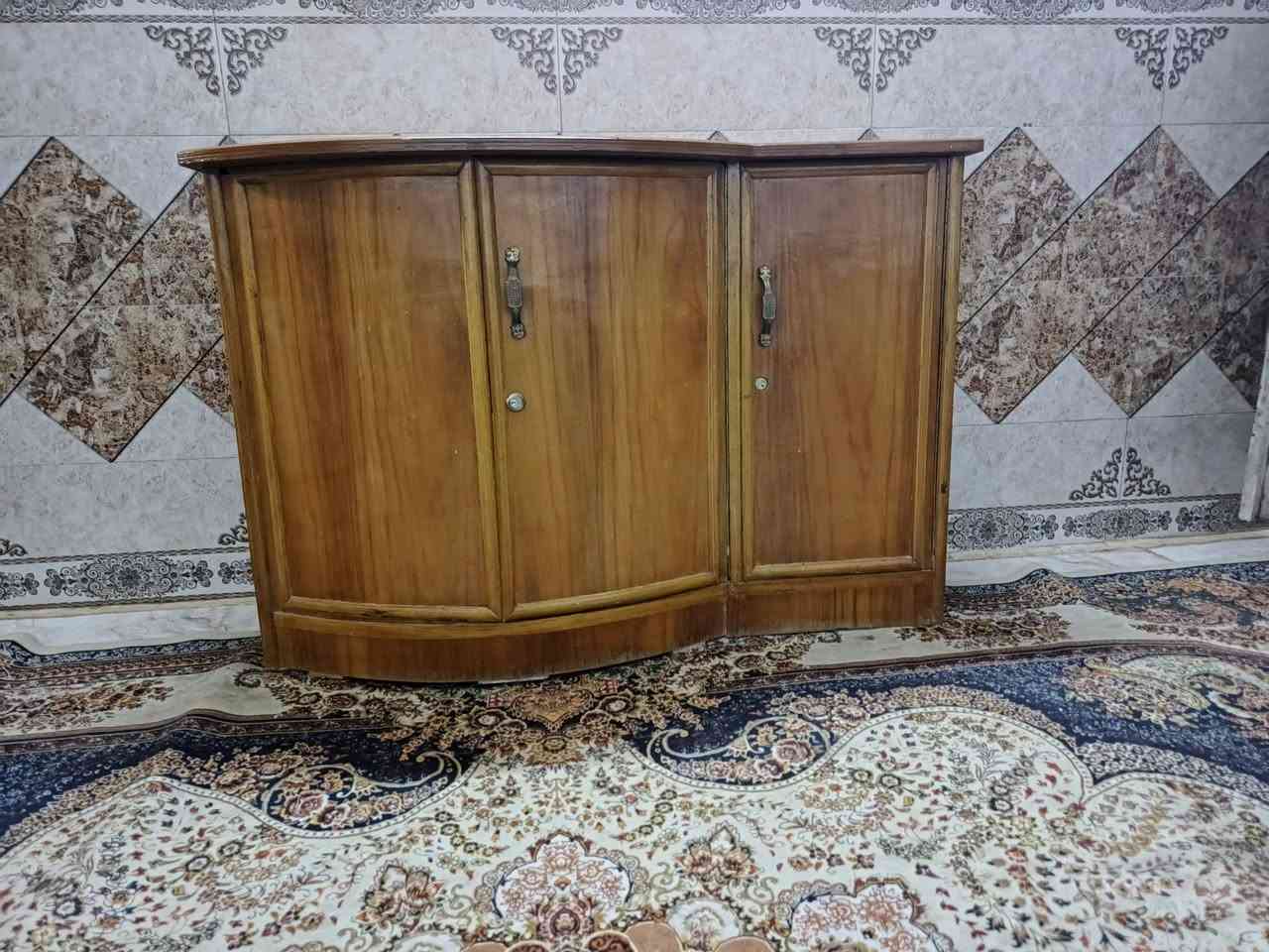 غرفه اخشاب ست ابواب ملحق للبيع السعر 600صاج الزاويه كنتوريه موديل حديث العنوان بغداد وكو توصيل انتصال ***********متواجد وتساب
