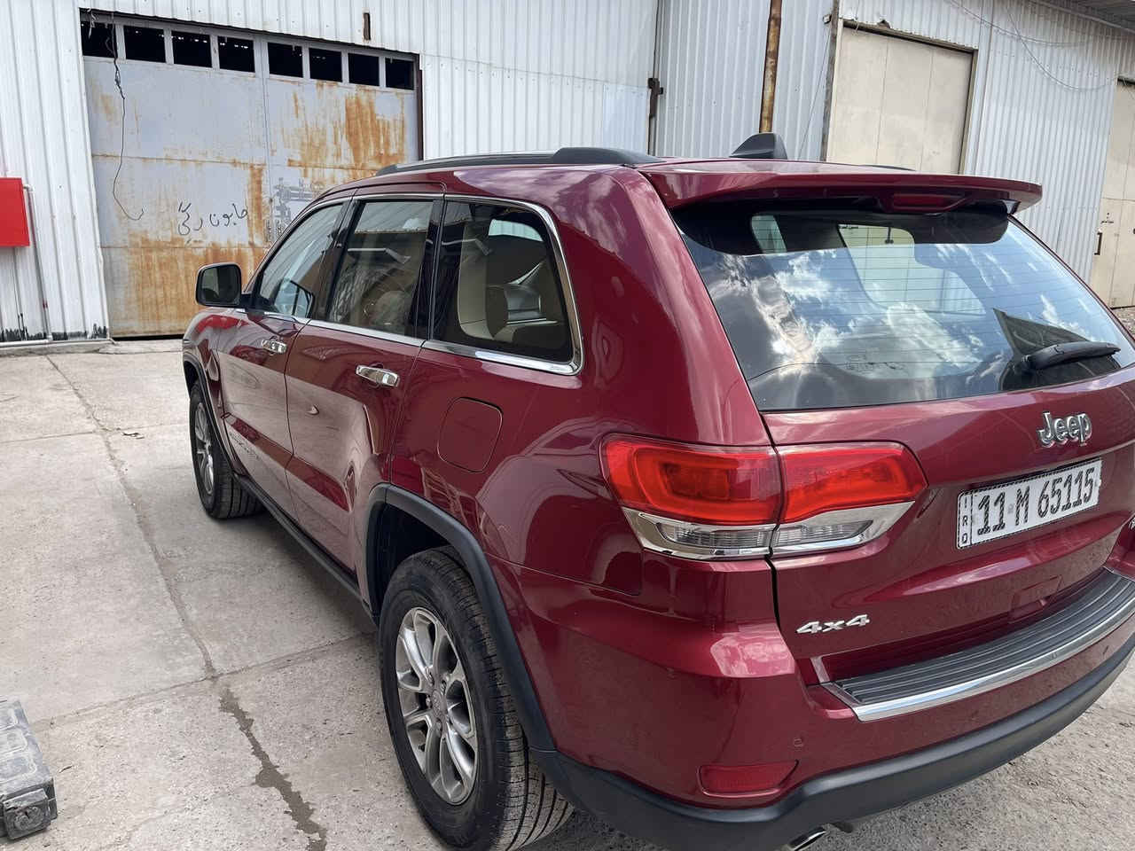 جيب لمتد 14 خليجي
سياره 1 على 1 ميحتاج أذكر 
مكينه كفاله من فتح برغي 
صبغ بنيد بدون حادث بدون أيرباك 
كشرها نظافته 95 
غرفتها جديده 
بانزين عادي بدون دوانز ضمان 
ماشيه 178
بأسمي هزه وارقام جدد 
***********
مكان الكرخ
