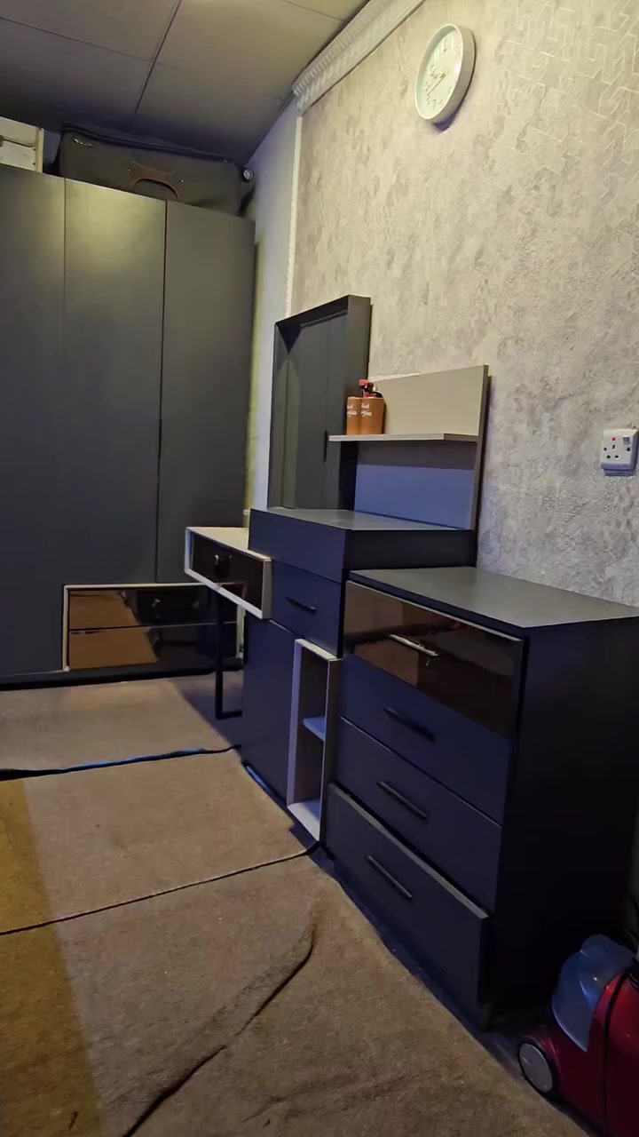 سلام عليكم غرفة تركي استعمال سنة جديده مثل ماموضح ب مليون ونص وبيهه مجال للاستفسار خاص او الاتصال على الرقم *********** مكاني بغداد المحمودية
