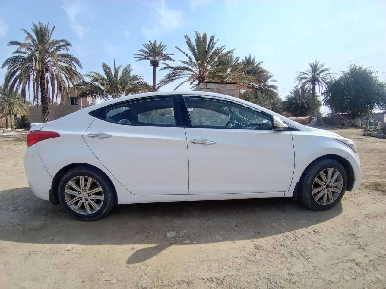 را موديل ١٤ رقم بغداد 11 محرك ١٨٠٠ نضام أيكو خليجي فول مواصفات فتحه بالسقف بيها بس باب السايق مبدل فقط و رصعه صغيره بالجاملغ الخلفي بدون دواخل تدفئه تبريد خير من الله ***********
*********** السعر ١٢٨
