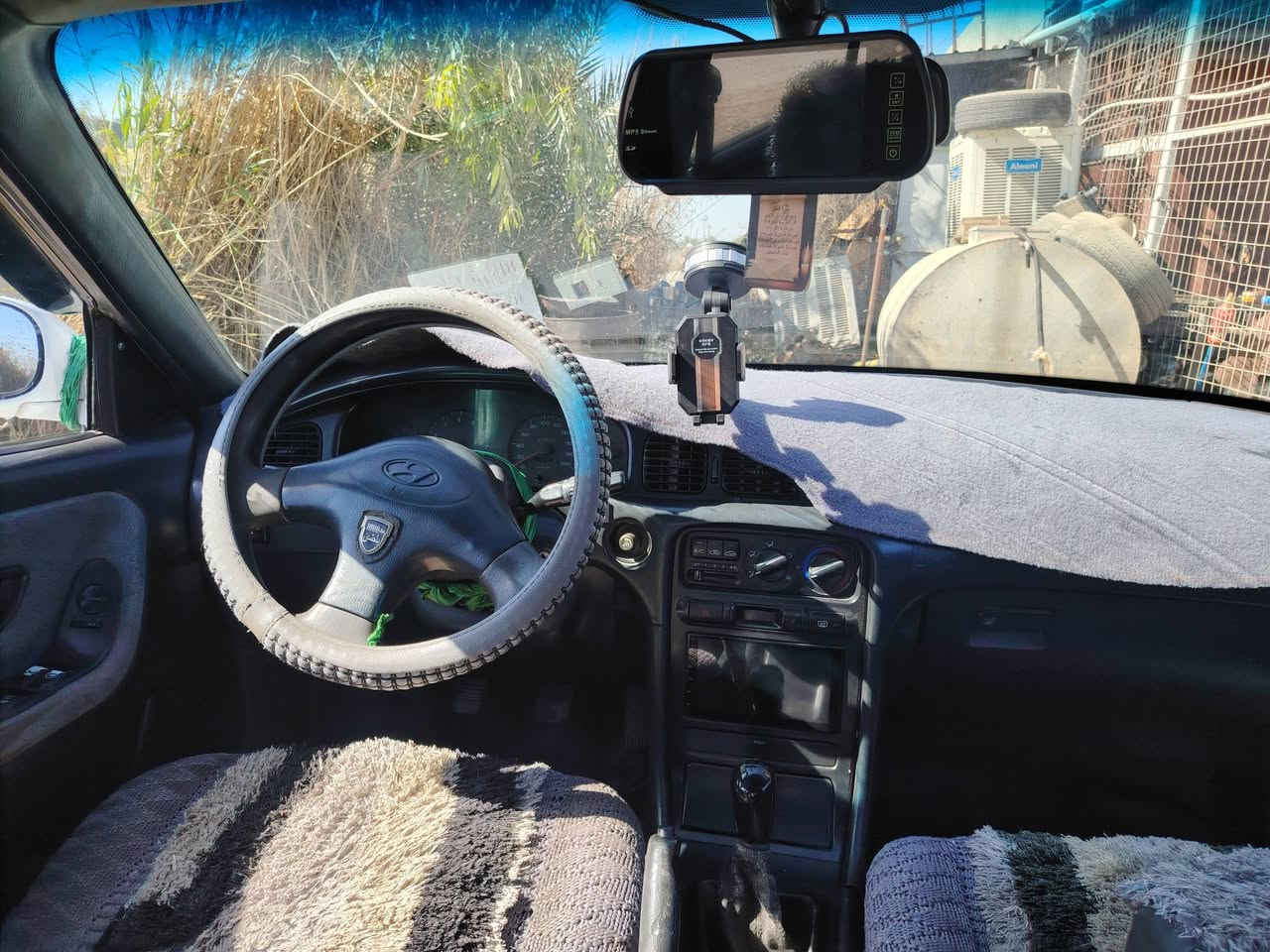 اللهم صلى على محمد وعلى ال محمد
سلام عليكم ورحمه الله 
سوناته 2
موديل 1995
مكينه 1800مفتوح
كير عادي مكينه مكفوله 
تدفئة+تبريد نقص غاز فقط 
سنتر لوك+منضومه زنون+كامره شاشه+تحكم مري جوانب 
رقم بغداد انكليزي صبغ احزام فقط سنويه 2031 السنوية بااسمي تحويل مباشر 
السعر (55) وفيها مجال 
الاتصال *********** واتساب 
مكان ديالى الخالص
