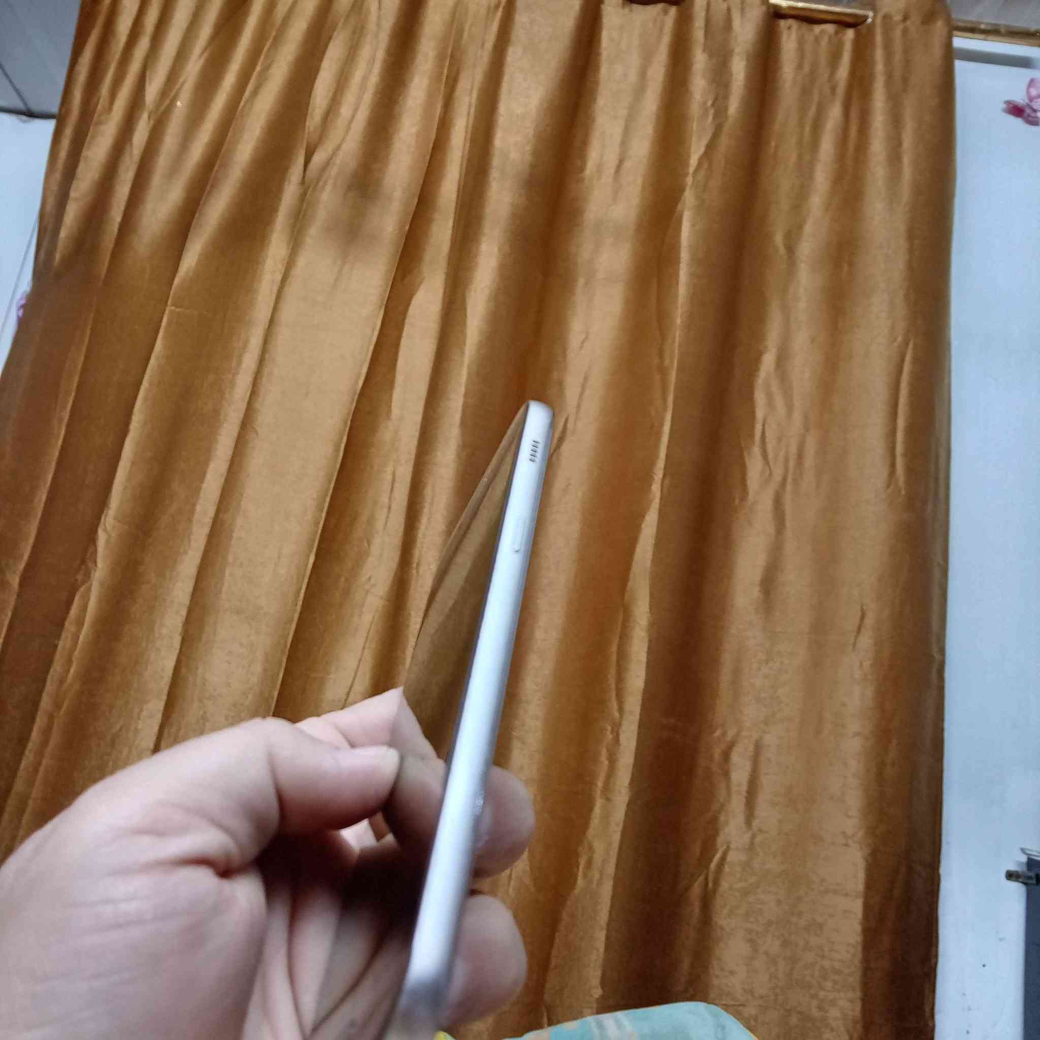 جهازA5 2017 جهاز نظيف بلادي ماداخل تصليح كله شغال بصمه ذاكرة32 بيه بس فطر بضهر الخلفي جهاز كلش حلو تايبسي شحن السريع سعر 50 مكان الأعظمية ***********
