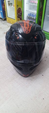 خوذه وسماعة وجنطة وجفوف مستخدمهات يومين للبيع سعر135وبيهن مجال ابيع شل...