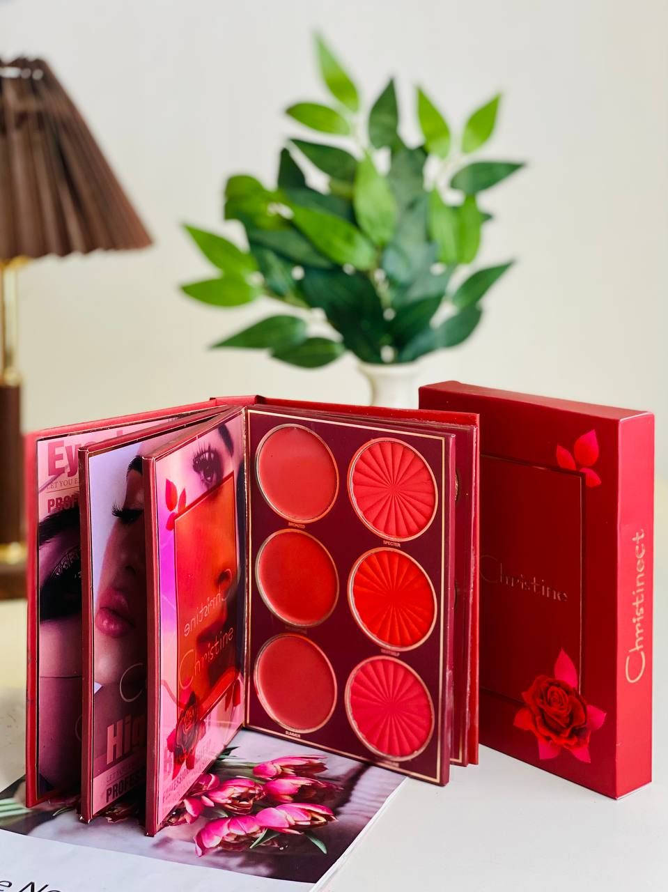 باليت كرستين الجديد ( دفتر الاحلام ) ❤️✋ خماسي 
يتكون من 24 لون آي شدو🙏
ومن 24 لون حمر يجننون 
و 6 تدرجات اضاءة هايلايتر💯
و 6 تدرجات بلاشر👍 
و كونتور ، باودر حواجب✅
الاصلي


**إذا كنت صاحب هذا الإعلان وتريد حذفه لأي سبب، رجاءا أرسل رسالة إلى الدعم الفني**