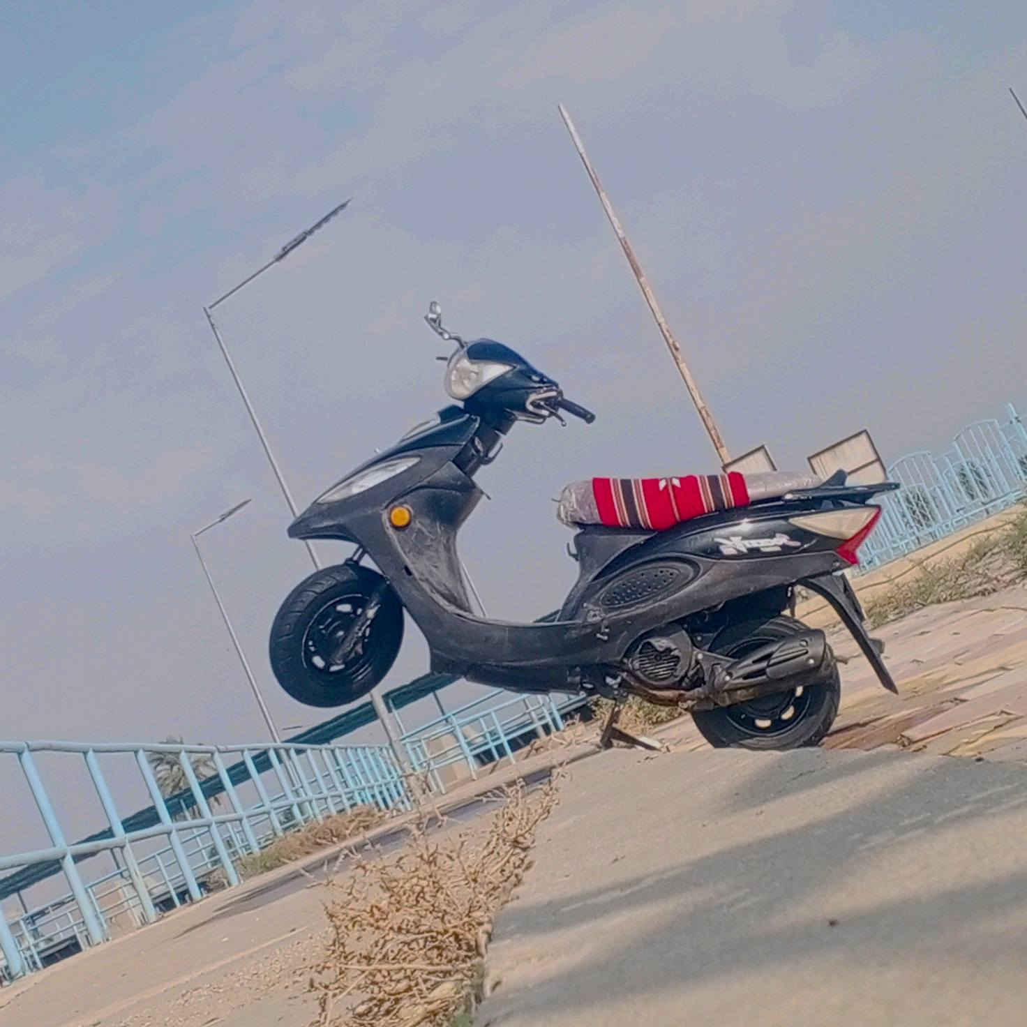 السلام عليكم دراجة كامكو للبيع ماناقصه شي شغاله نص نكره كهربئيات كيجات كلشي شغال التواير جدد الموديل 13 
السعر 600 المكان قلعة السكر والشراي بيه خير ويدلل 
للتواصل ***********
