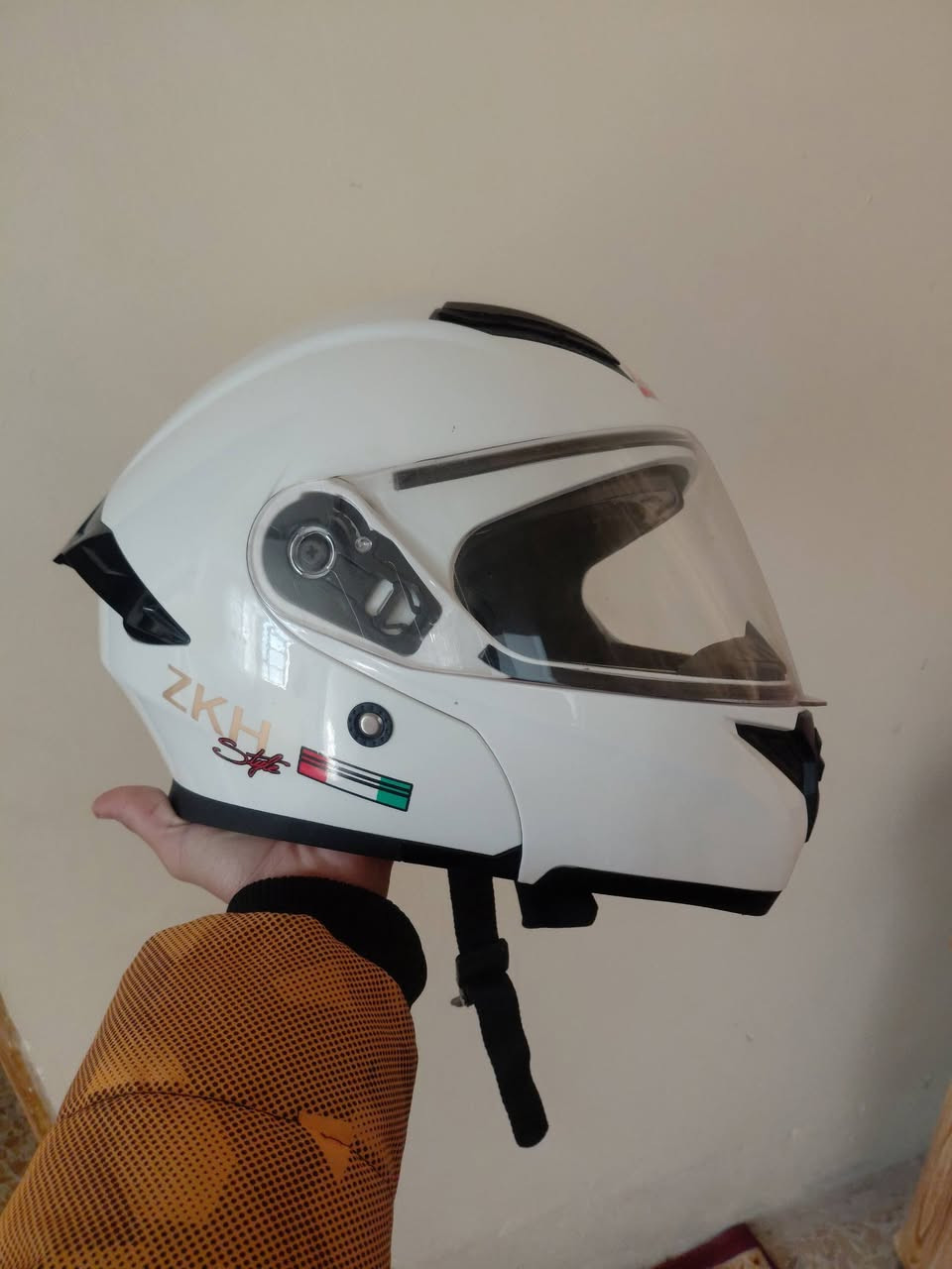 سلام عليكم 
خوذه فك قلاب للبيع ماركت ZKH ماركه معروفه بيها نضارات سود شمسيه هم استخدامها كلش قليل بعدهي جديده لوك شتريتها علمود ترقيم دراجه وخلصت من عدها بعد سعرها 45 مكاني كربلاء حي النقيب او ولايه باب طويريج


**إذا كنت صاحب هذا الإعلان وتريد حذفه لأي سبب، رجاءا أرسل رسالة إلى الدعم الفني**