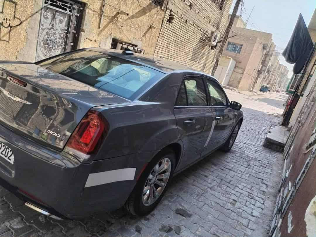 سلام عليكم
سيارة للبيع كلايسر اوباما موديل ٢٠١٩ S اصل لون سمنتي بلادي
رقم بغداد  نكليزي
محرك ٦سلندر 3600ووارد امريكي
شاشة كار بلاي
كشنات كهرباي جالت 
كير مكينة حداده وتبريد جديد بعدة على وضع شركة
دمام الباين بل صندوك
سبورت رياضي
كشنات حضن S
تو ويل بس شادلهة ويل مال فور ويل ١٨
 سيارة حادثة بس دعاميات نفسهن مرجعينهن
ماشية ٨٠ميل
سعر مطلوب ٢٥٠ورقة
مكان سيارة بغداد***********
