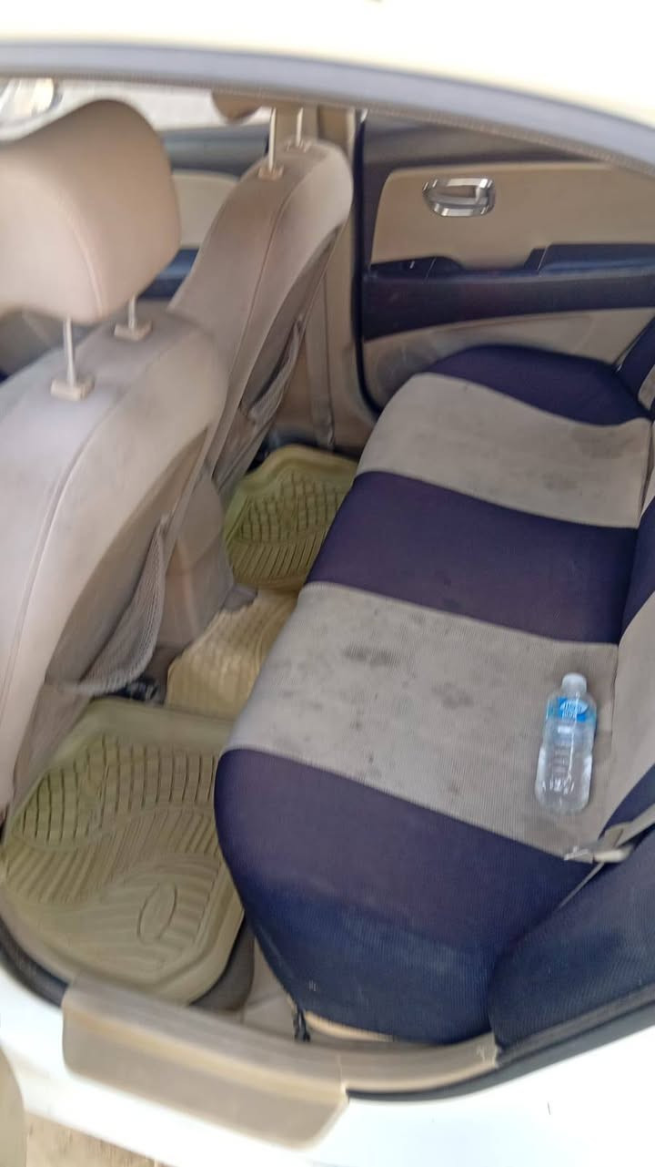 النترا ٢٠٠٨ رقم بغداد بأسمي كير مكينه مكفولات تبريج ثلج بيها جاملغين وبنيد أثر طخه خفيفه والباقي مكفول. مكاني بغداد ابو غريب
***********
