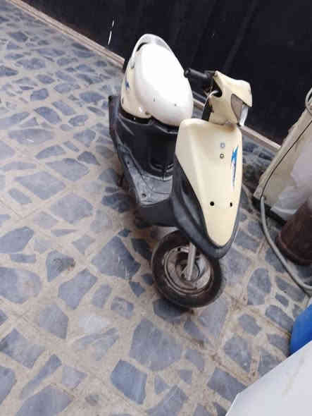 سلام عليكم ماكس قجمة اللبيع مبدل كفرات مكينة خير من الله وراق كاملة بسمي مكان بغداد شارع فلسطين سعر 325/ وبيها مجال كهربائيات زينة ماكو اي نضوح ***********/
