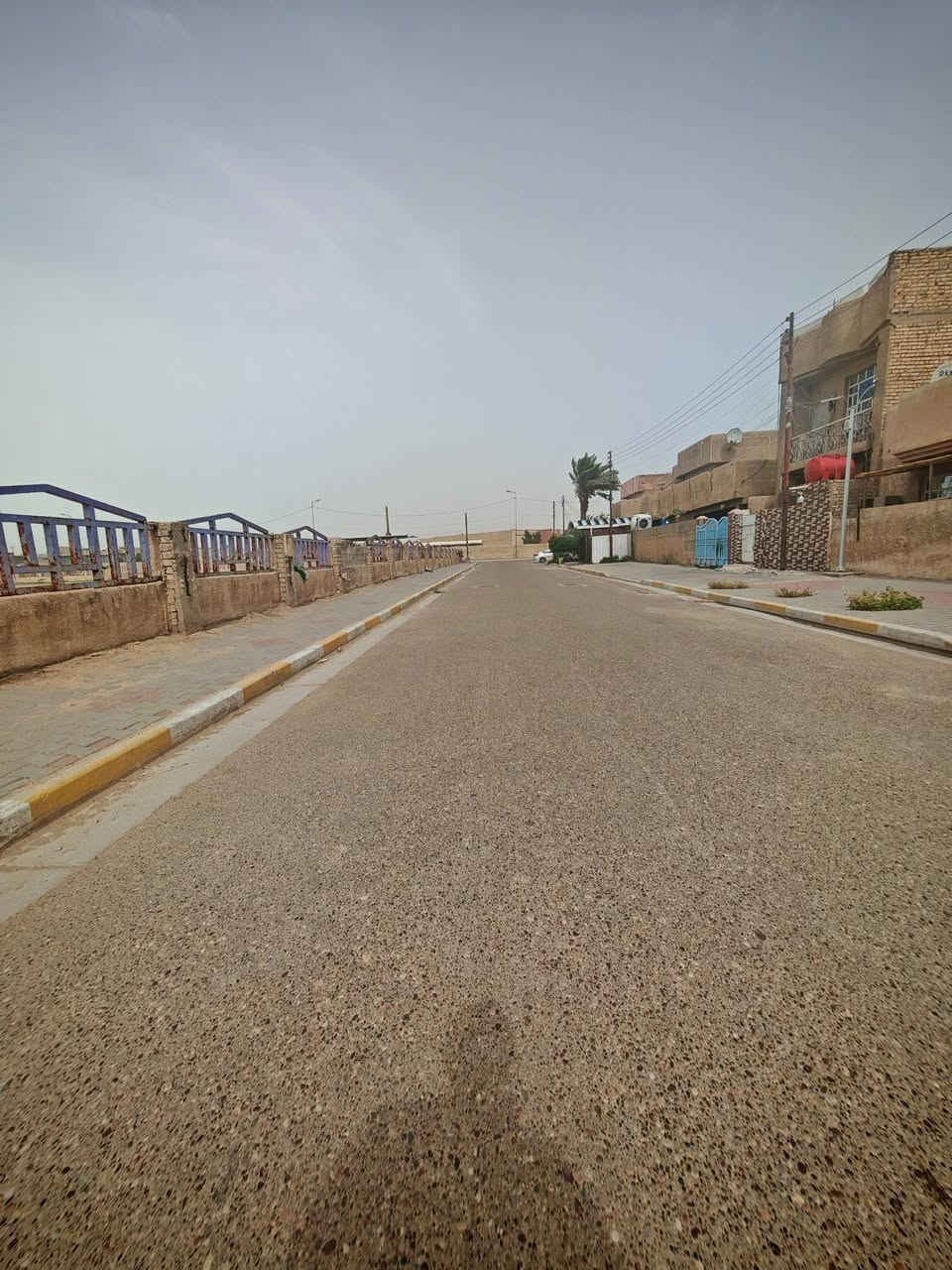 السلام عليكم
دار للبيع مساحه 225م 15×15 البناء قديم الموقع جسر ديالى حي الشهداء مقابل منتزه الصحفي ومجاور لمستوصف الساهرون للأستفسار الاتصال على الرقم *********** متاح على الواتساب
