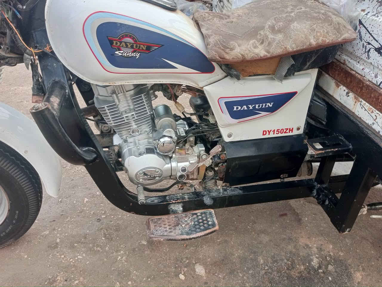 السلام عليكم ستوته للبيع موديل 11 اوراق سعر 1,350 ناصريه مركز محرك صار له شهر جديد شاص مصبوغ حراري تواير جدد فلنجات جدد مكلف بالنشور ***********
