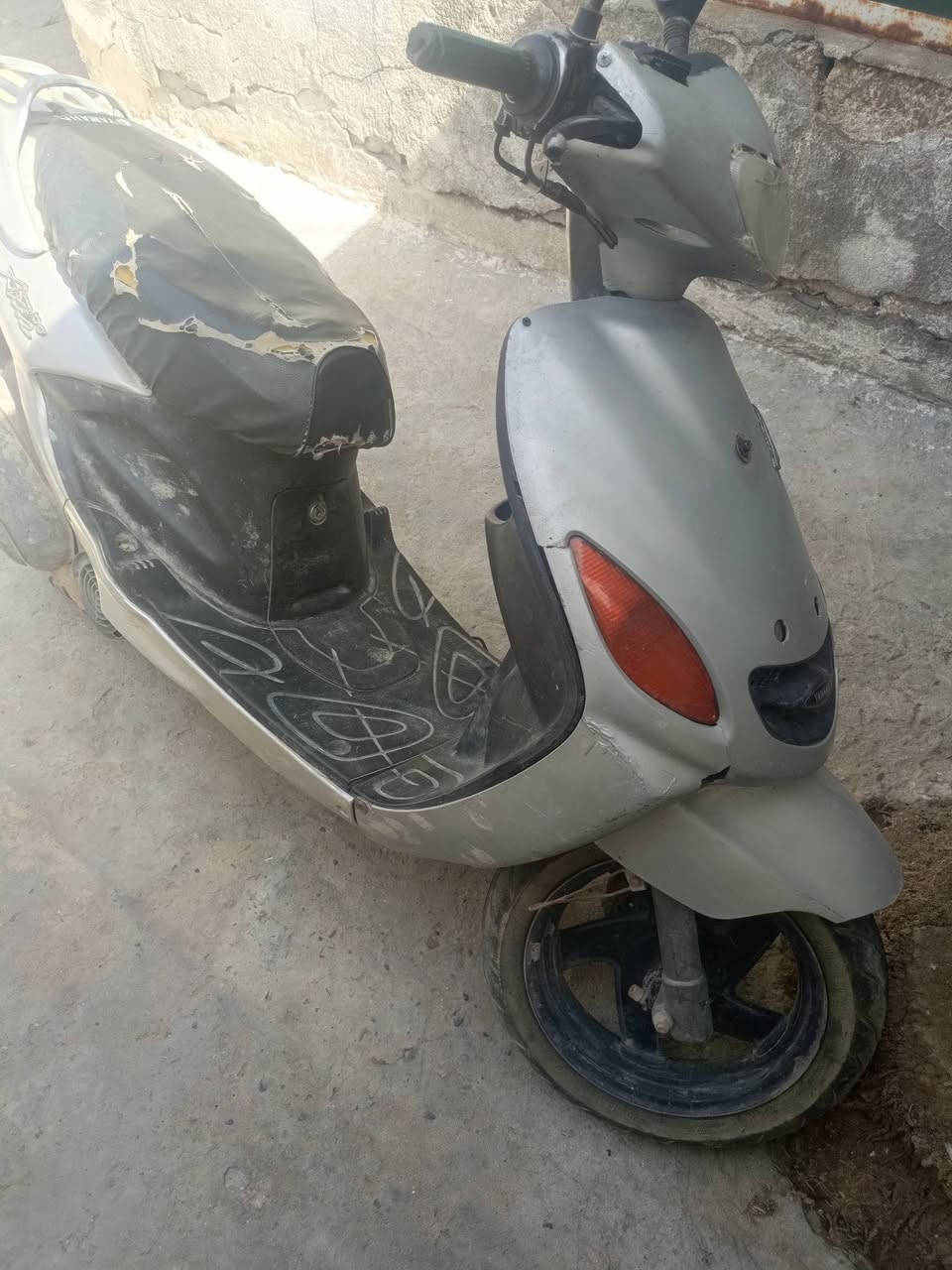 السلام عليكم دراجه لكزز للبيع
دراجه شغاله وترايك وين ما تريد سعرها 150
بابل ورديه خارج


**إذا كنت صاحب هذا الإعلان وتريد حذفه لأي سبب، رجاءا أرسل رسالة إلى الدعم الفني**