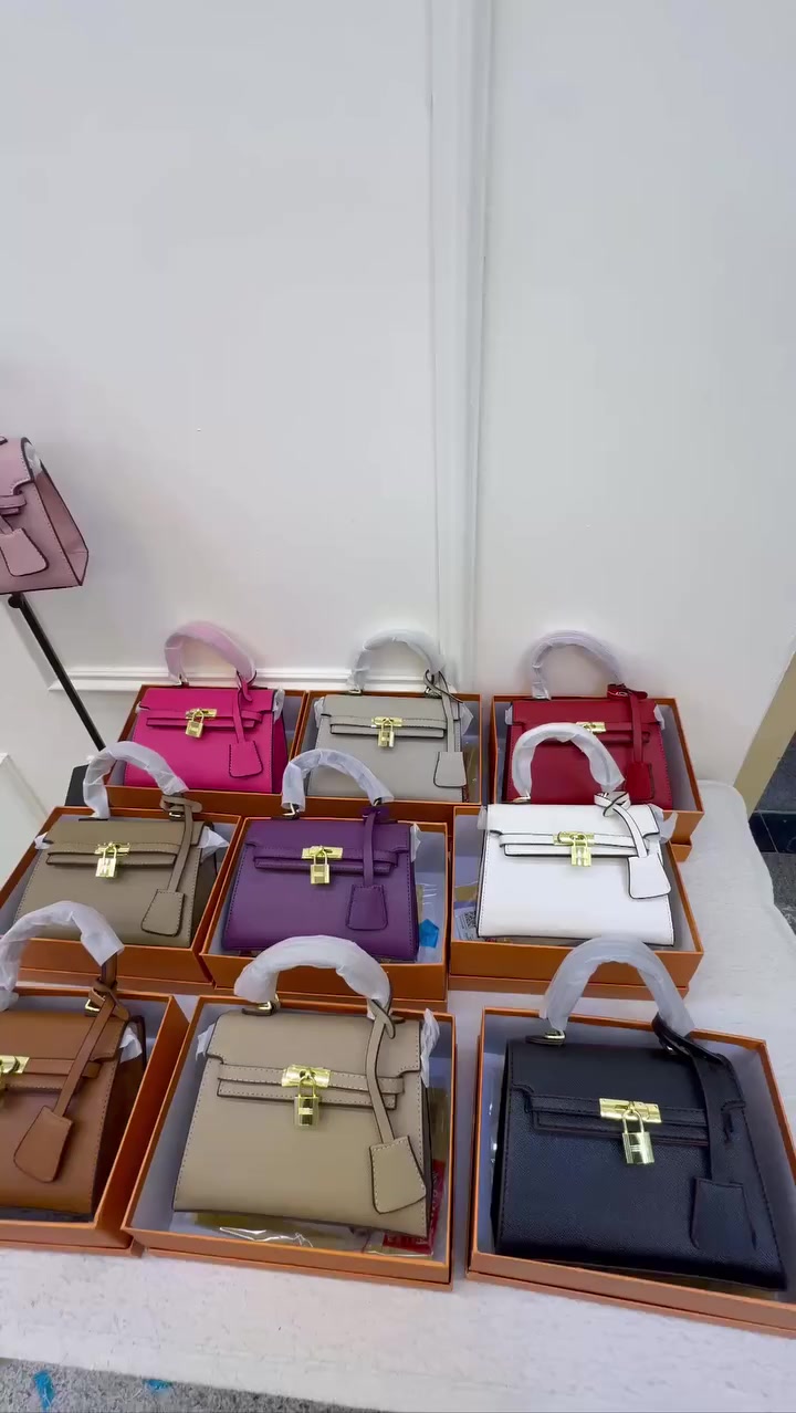 حقائب كوالتي عالي الجوده
ماركات عالميه 
رابط الجمله 
https://t.me/kozal111
لحجز واتساب ***********
