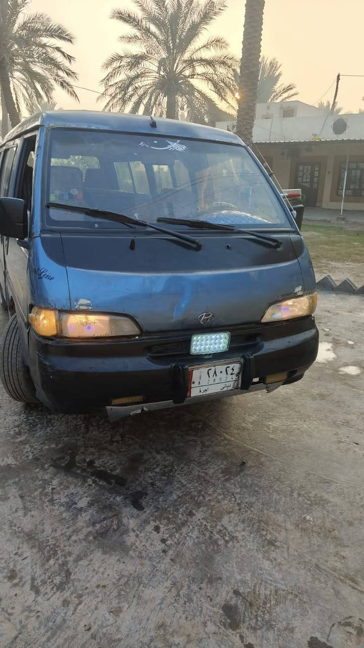 عليكم للبيع هونداي موديل 93 سنويه نافذه راعيها ابو سنويه موجود يسوي وكاله 
محرك وكير ونجي اوتوماتيك 
زوج تاير جديد كهربائيات كلها شغاله لايت سكن بك لايت اشاره كلها شغاله السعر 30 وبيها مجال الشراي يتصل مكاني حله ابي غرق ***********
