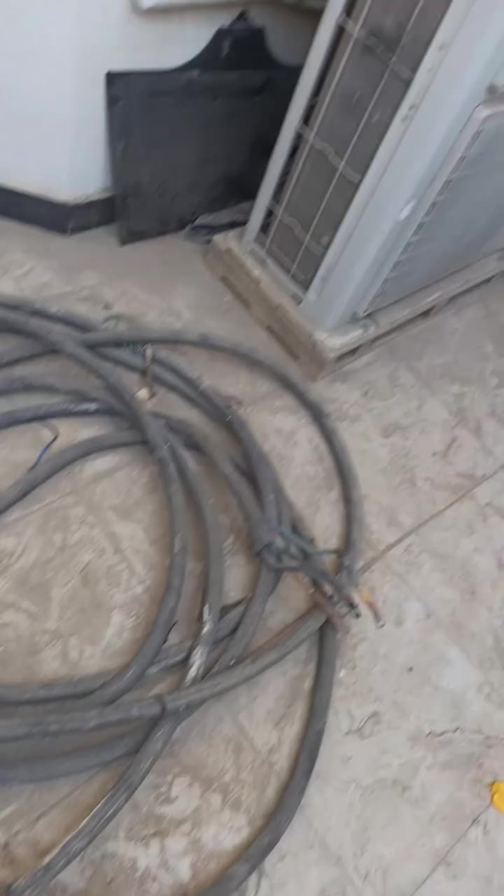 السلام عليكم كيبل نحاس اربع خطوط المكان الديوانية العروبه الأولى التفاصيل داخل الفديو ***********
