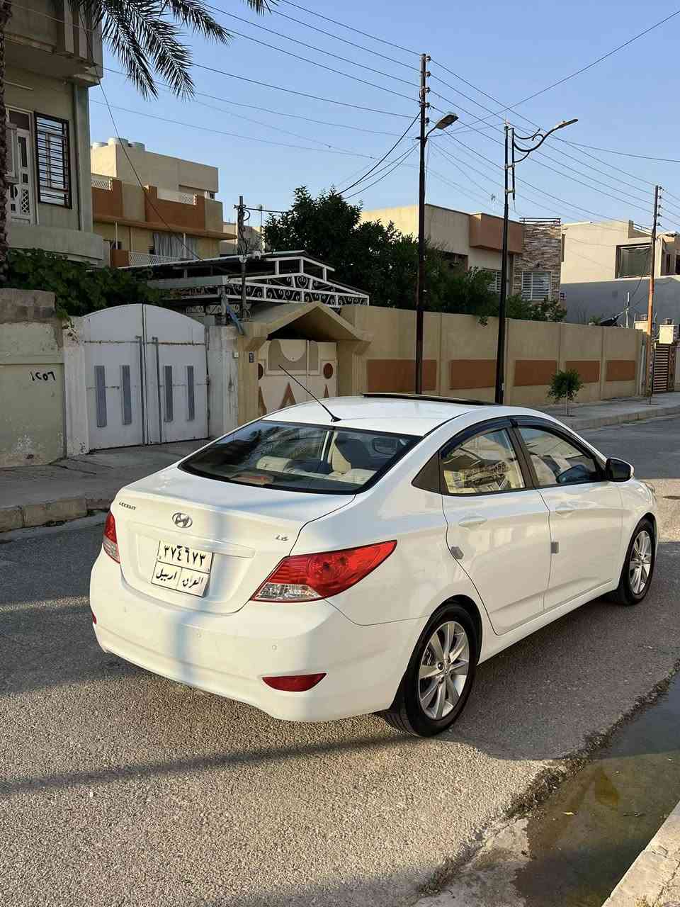 اكسنت  خليجي
موديل 2014 
بدون صبغ ولا ضرر 
كير محرك بشرط على وضع شركة 
هزة وفحص جاهزة شرط التحويل 
كابون بانزين 
مواصفات سيارة فول 
محرك 16 دوش لا صرف ولا نفخ بشرط 
كير at
شاشة وكامرة اصلي 
حساسات خلفية 
فتحة سقف 
تحكمات استيرن 
بلوثوث اوكس 
5ويل كب 
جامات كهرب 
كير توماتيك + عادي
نظام ايكو 
نظام ABS
تبريد ثلج 
السيارة جديده  وعلى وضع شركة وجاهزة من كل النواحي 
البيع بل نقد فقط 
للاستفسار اتصل على الرقم ***********
