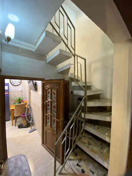 ‎مشتمل للبيع الشعب قرب شارع عدن ٥٠ متر واجهه ٥ نزال ١٠ 
‎بناء قديم بس كله محدث جديد  بي استقبال وخدمات وغرفتين 

‎نوم السعر١٢٥ مليون  

‎معروض بمكتب الكناني ***********
