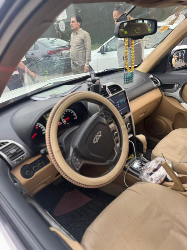 السلام عليكم
تيكو موديل 2013 كفالة عامة 
من عدا الي موجودات بالصورة كير ومكينة كفالة باسمي رقم دولي تحويل ثاني يوم تخم تاير جديد كهربائيات كلهن شغالات 
السعر 70 وبيها مجال گـْـِـٌلش بسيط
بغداد/البلديات
***********
