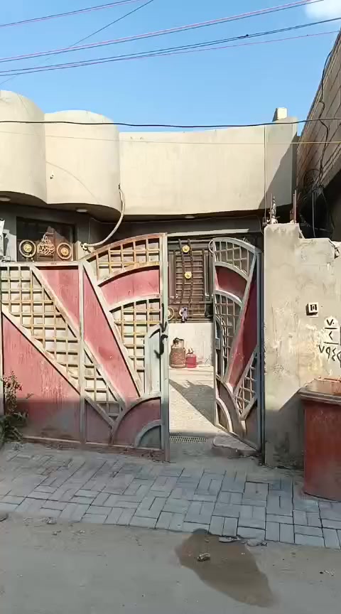 مشتمل طابوزراعي سند 25 المساحه 135 السقف صب يتكون من غرفه وصاله واستقبال ومطبخ صحيات داخليه خارجيه كراج سياره طويريج حي الجمعيه شارع ام البنين كافة الخدمات السعر 58 مع المجال
ابو ايه ***********
ابوحسين***********
