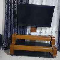 اسلام وعليكم،،ميز وبلازمه 42للبيع 160وبيهه مجال حك الجيه،اتصل077095000...