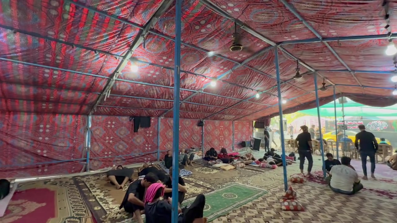 السلام عليكم قاعة كبيرة للبيع
الواجه 12 متر والنزال 18 متر 
موجودة في كربلاء 

للاتصال ***********
