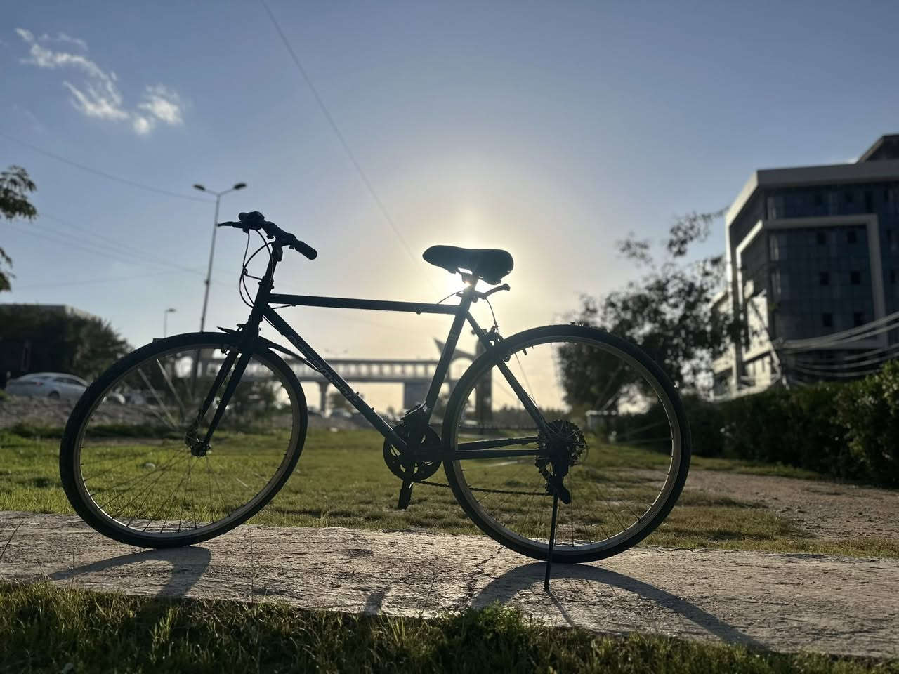 السلام عليكم ورحمة الله بايسكل c700 ياباني مال باله رايدة ب100 الف وبي مجال مكاني حي الجامعة 
الرقم *********** وبي واتساب
