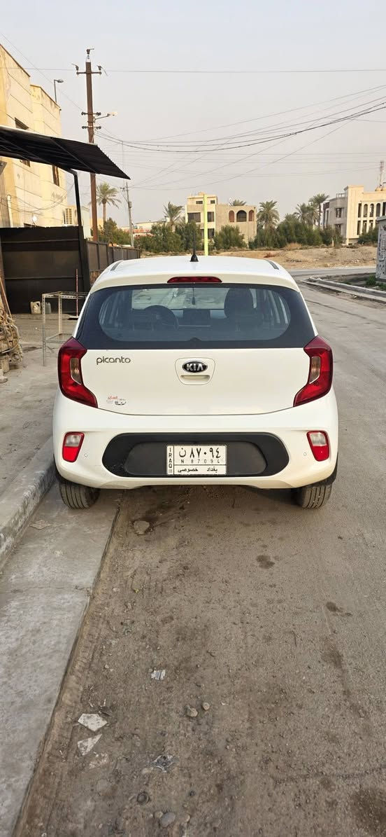 السلام عليكم كيا بيكانتو خليجي مكفولة (موديل 2020) كلش نظيفة السيارة شاشة كامرة خلفية حساسات بل دعامية تحكم ستيرن 
محرك 4 سلندر دووش مكان السيارة بغداد اليرموك 
السعر: 113 وبيها مجال 
للاستفسار:***********/***********
