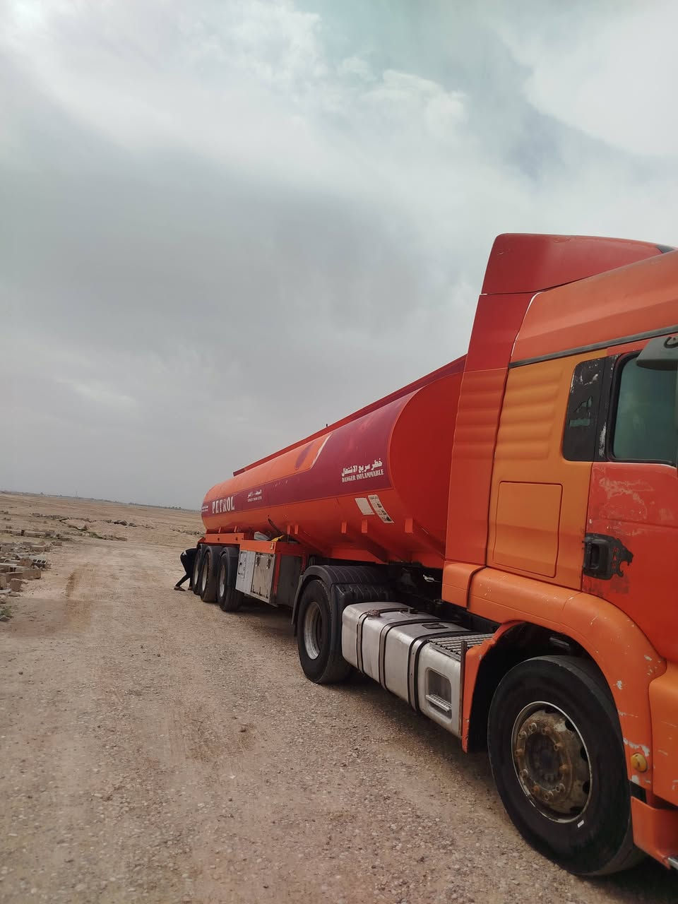 للبيع  مان تيكا موديل 2001 طوناج جديد جي بيس  تك تاير محور R11  تحويل نفس اليوم الاستفسار نتصل ..***********
