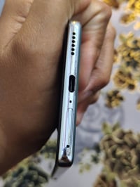 موبايل تكنو كامون 40فقط ذاكره 256 الرام 8+8  الكامره الاماميه32  البطا...