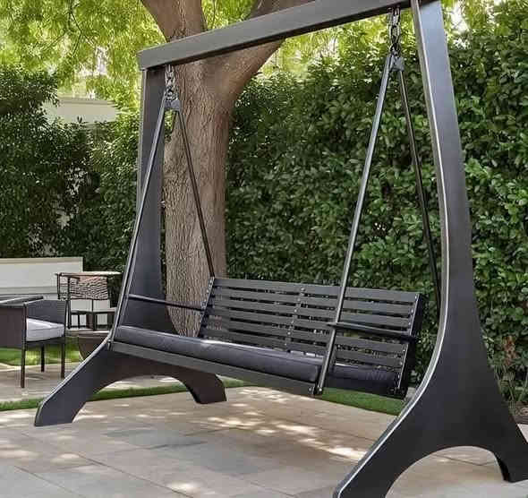 حدادة عامه  لكافة الاعمال الحديدية عمل القمريات والابواب والمحجرات وغرف السندوش بنل 
موقع  المحل في لاوان ستي ***********واتساب ***********واتساب
