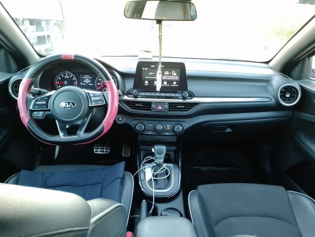 سلام عليكم كيا فورتي موديل 2021 فول جيتي لاين عدا فتحه سياره حادثه جاملغ وبنيد جديده حيل ماشيه ٥٤ مايل بغداد معوقين سعر١٥٠ وبيه مجال بسيط اتصال ***********
