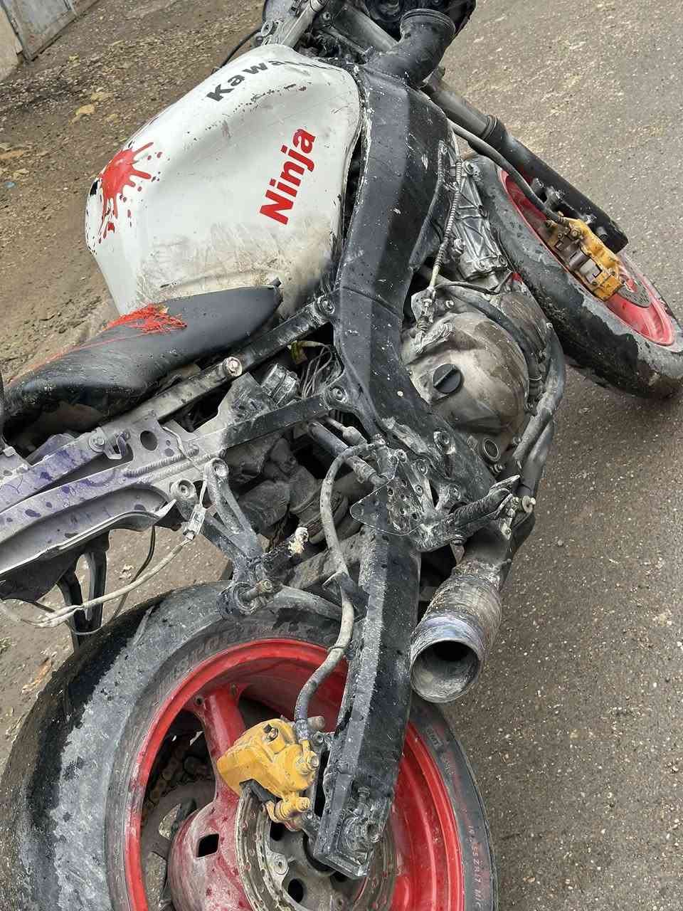 كاوسكسي 600 كوم حديد للبيع
لتكلي شبيها كووووم حديد علا وضعها تحمل وتروح 
قيم بما يرضي الله واذا مراوس عادي 
استفسار ***********
