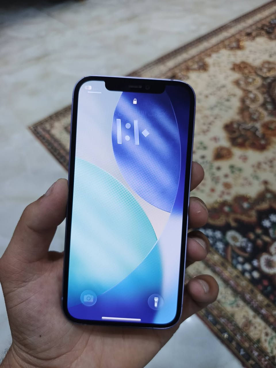 ايفون 12 مستبدل ضهر فقط فقط 64 بطاريه 77 شرط مايصرف ضمان للبيع ب 250 الف الدوره ابو دشير ***********
