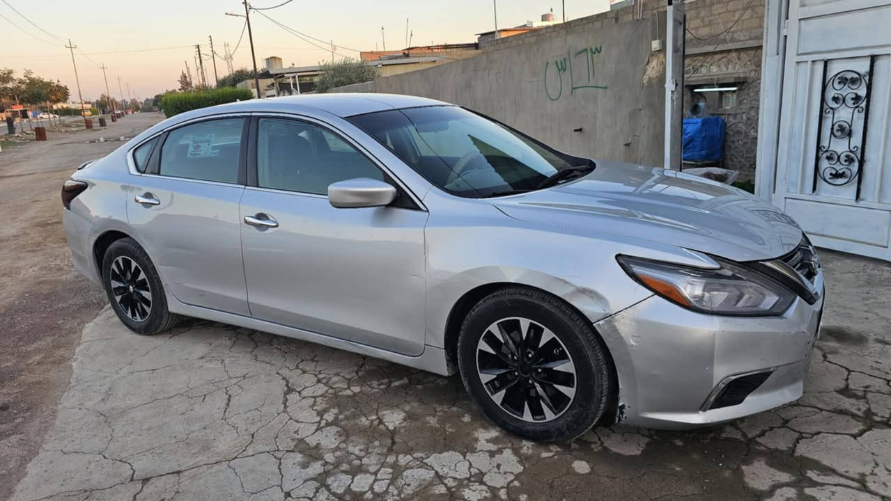 السلام عليكم نيسان اللتيما ٢٠١٦ رقم سليمانيه ب اسمي سنويه لحد ٢٠٣٠ مكينه بالشرط بس تحتاج كير سياره تمشي صار سنه عندي بس بي صوت بالكير اني ابيع كير ضرر قطعتين صبغ جاملغ خلفي وقبق جنطه صور حادث مرفق وسونار بجم كبس بطاريه جديده صدر جديد زوج تاير امامي جديد السعر ٩٨ ورقه بي مجال بسيط مكان سياره كركوك رقم تلفون ***********
