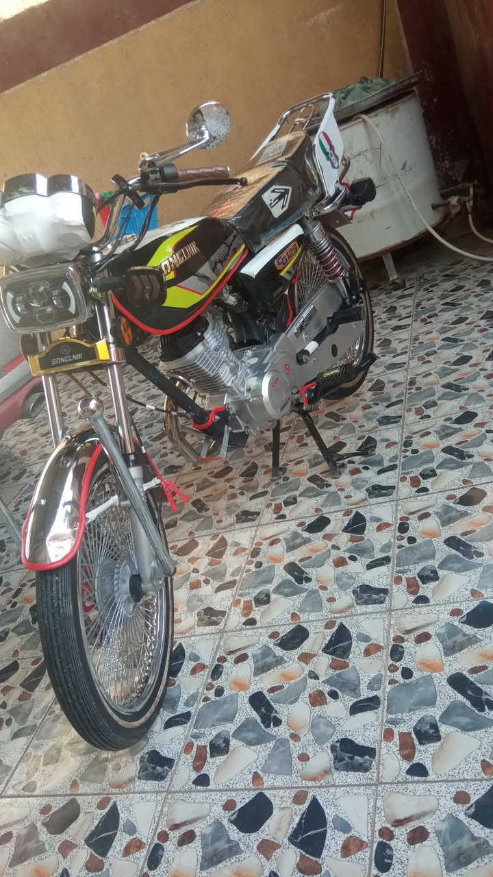 السلام عليكم تايجر للبيع موديل 24 نظافه تفيلس ما فلس مكينه بالجيس  واحد على واحد مو ناقصها برغي مال جناي ما متعبها انظف من الصوره سعرها 650 بيها مجال قليل سيطره الاثار


**إذا كنت صاحب هذا الإعلان وتريد حذفه لأي سبب، رجاءا أرسل رسالة إلى الدعم الفني**